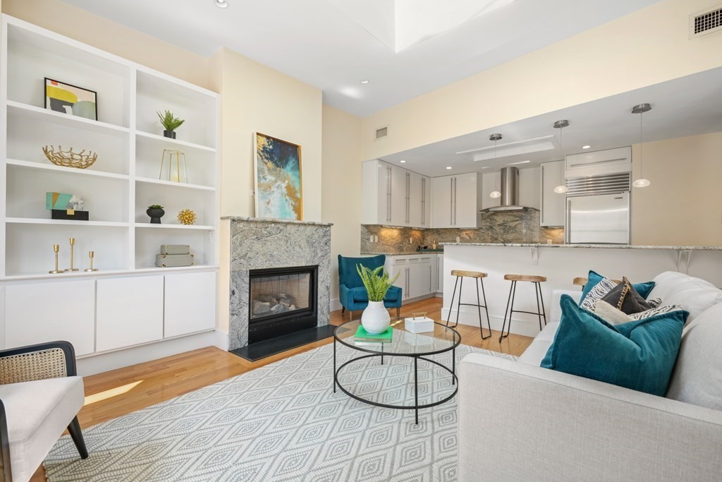 249 Newbury Street, Unit R2 Boston, MA 02116 - Photo 4 of 33