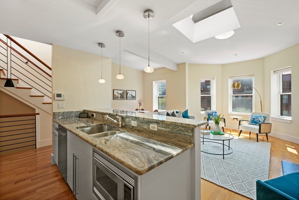 249 Newbury Street, Unit R2 Boston, MA 02116 - Photo 7 of 33