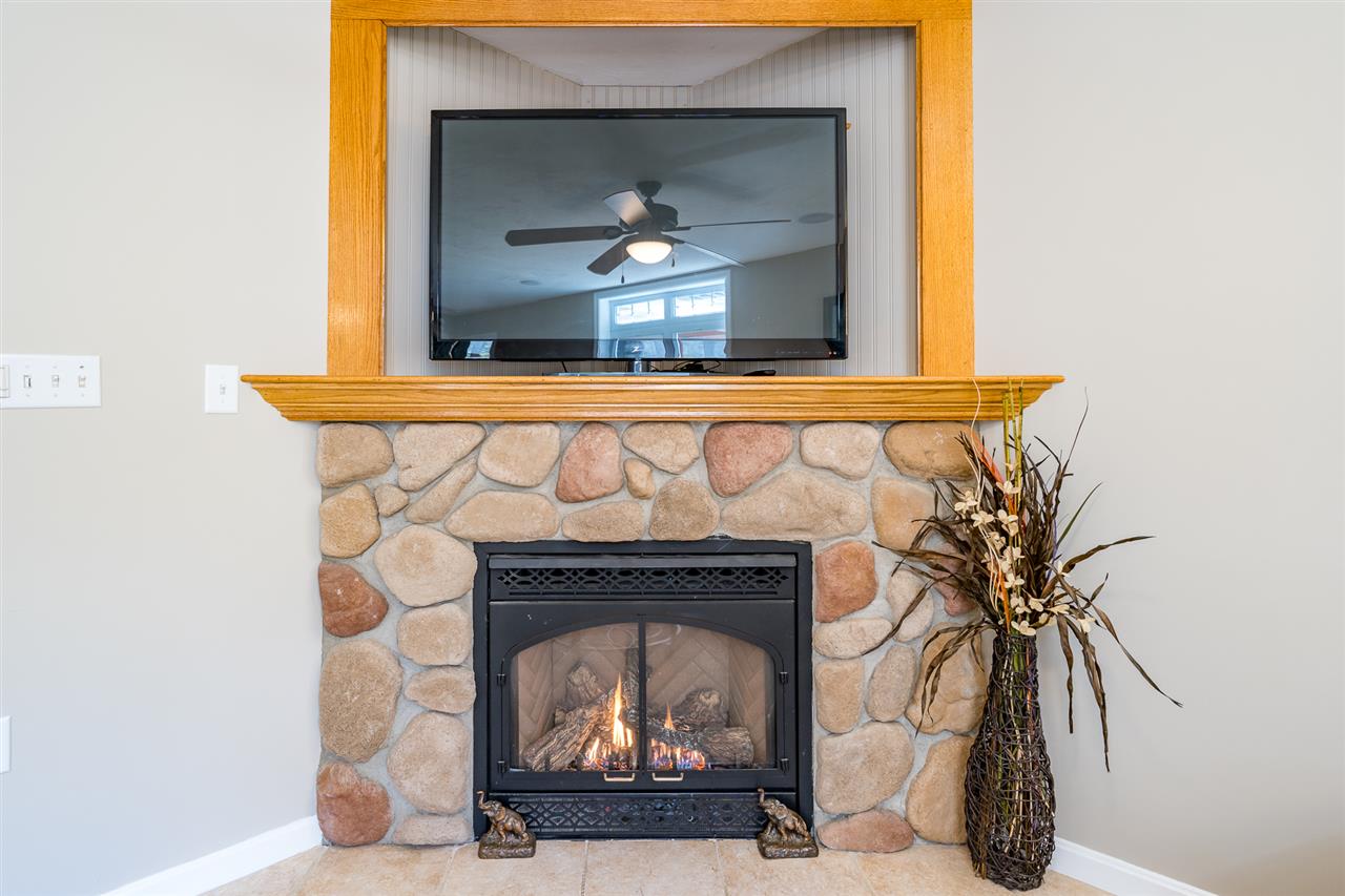 45 Autumn Road Hillsborough, NH 03244 - Photo 4 of 23