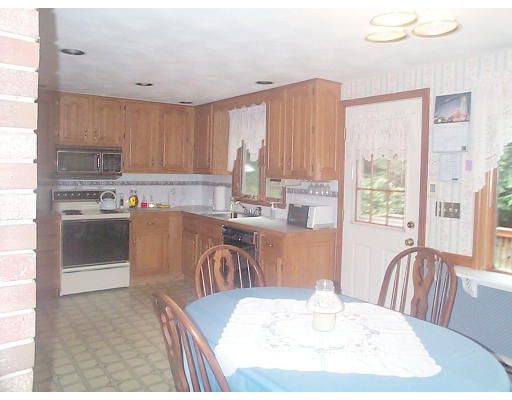 403 River Road Andover, MA 01810 - Photo 5 of 13