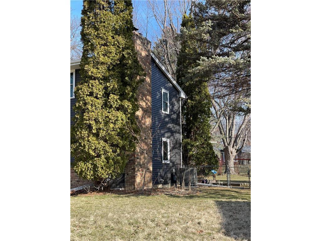 10425 Vessey Road Bloomington, MN 55437 - Photo 2 of 12