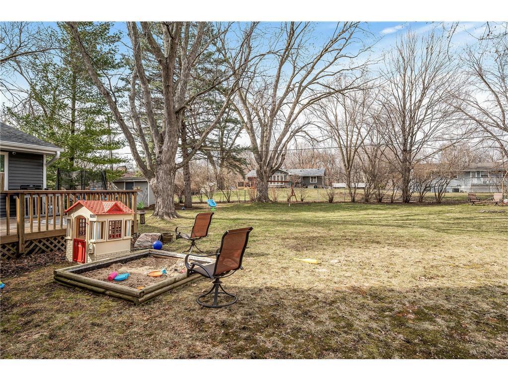 10425 Vessey Road Bloomington, MN 55437 - Photo 8 of 12