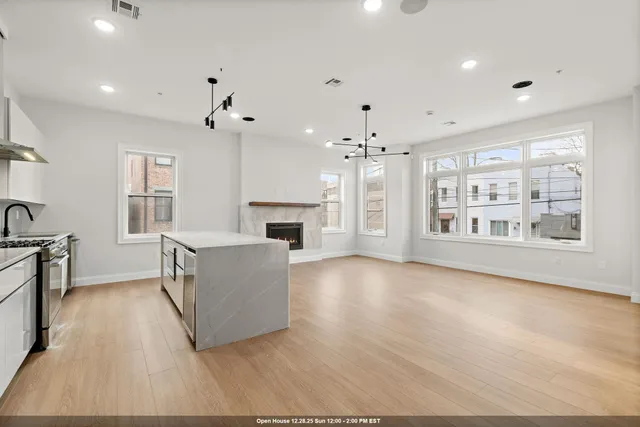 $1,350,000 | 192 Cambridge Avenue, Unit 3, Jersey City, NJ 07307