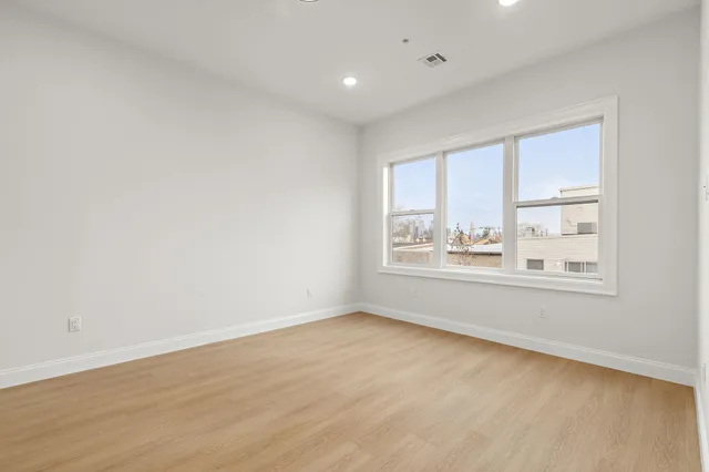 $1,350,000 | 192 Cambridge Avenue, Unit 3, Jersey City, NJ 07307