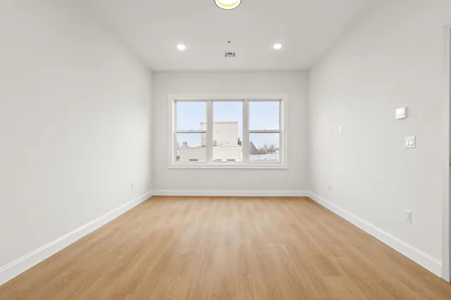 $1,350,000 | 192 Cambridge Avenue, Unit 3, Jersey City, NJ 07307