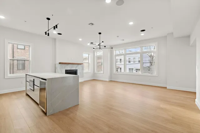 $1,350,000 | 192 Cambridge Avenue, Unit 3, Jersey City, NJ 07307