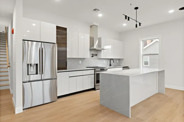 $1,350,000 | 192 Cambridge Avenue, Unit 3, Jersey City, NJ 07307