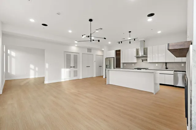 $1,350,000 | 192 Cambridge Avenue, Unit 3, Jersey City, NJ 07307