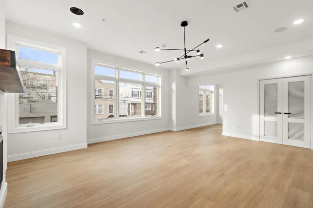 $1,350,000 | 192 Cambridge Avenue, Unit 3, Jersey City, NJ 07307