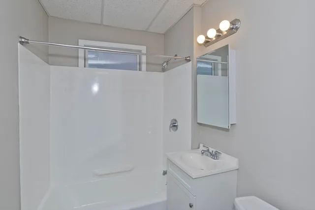 $330,000 | 809 Carew Street, Springfield, MA 01104