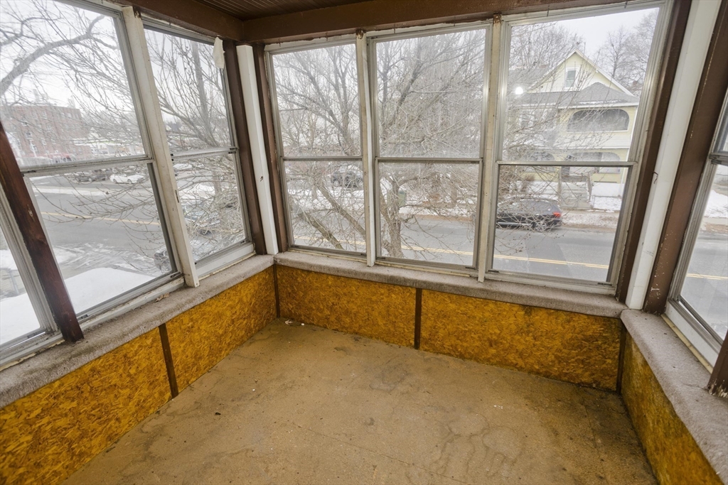 809 Carew Street Springfield, MA 01104 - Photo 22 of 36