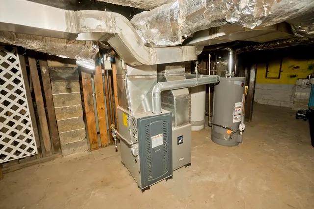 $330,000 | 809 Carew Street, Springfield, MA 01104