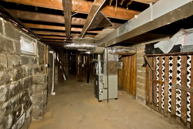 $330,000 | 809 Carew Street, Springfield, MA 01104