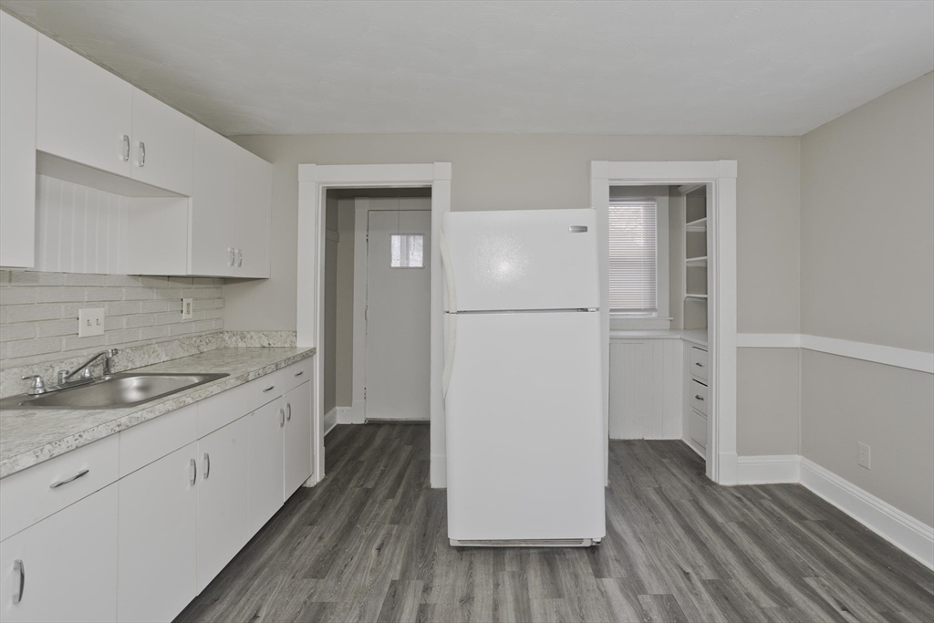 809 Carew Street Springfield, MA 01104 - Photo 4 of 36