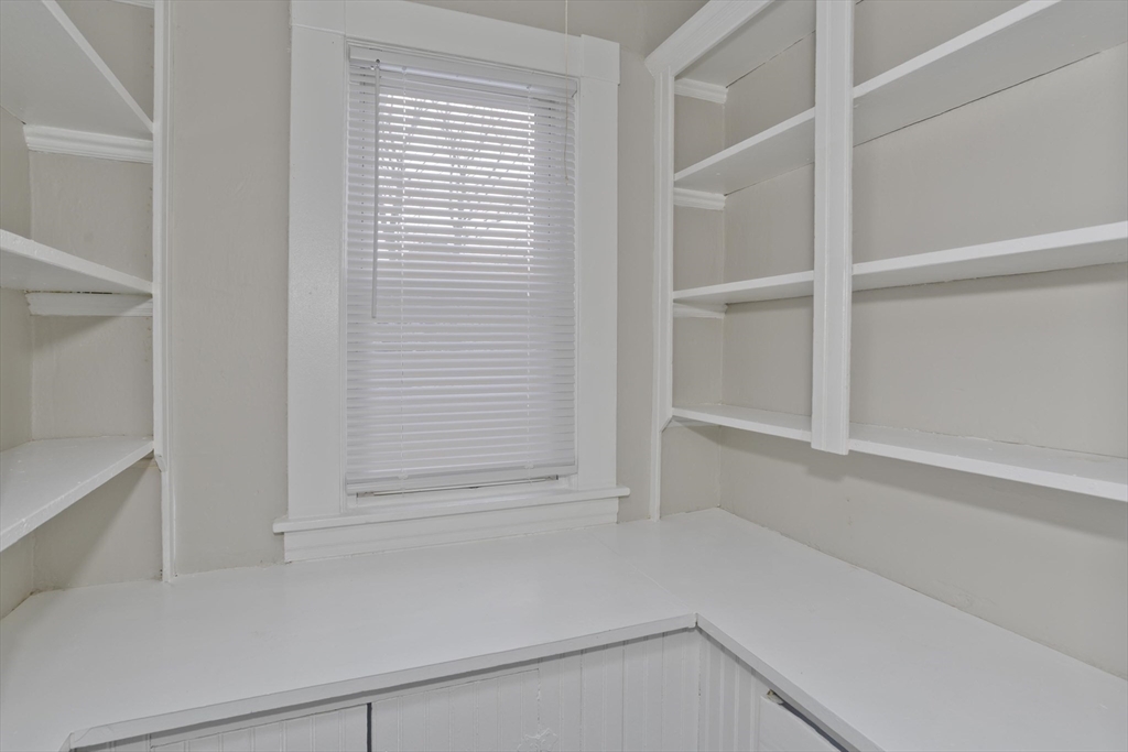 809 Carew Street Springfield, MA 01104 - Photo 7 of 36