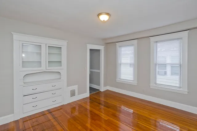 $330,000 | 809 Carew Street, Springfield, MA 01104