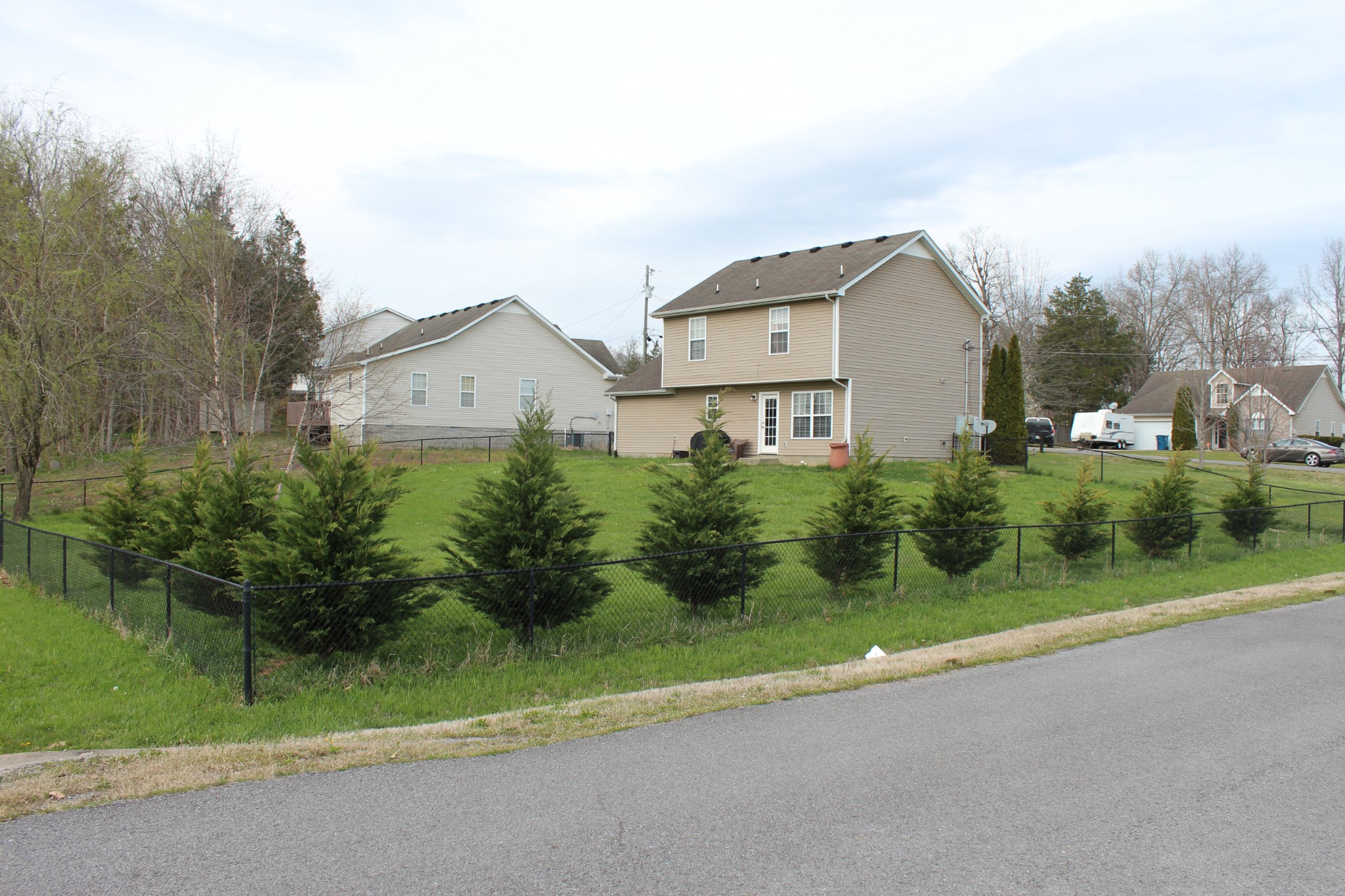 105 Cataract Drive Murfreesboro, TN 37129 - Photo 5 of 8 a front view of a house with garden