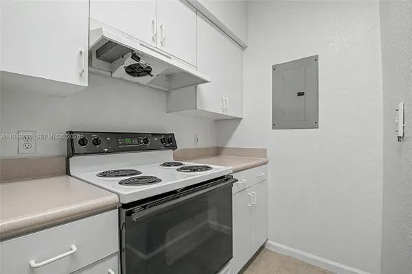 $1,825 | 7000 Southwest 80th Street, Unit 210, Miami, FL 33143
