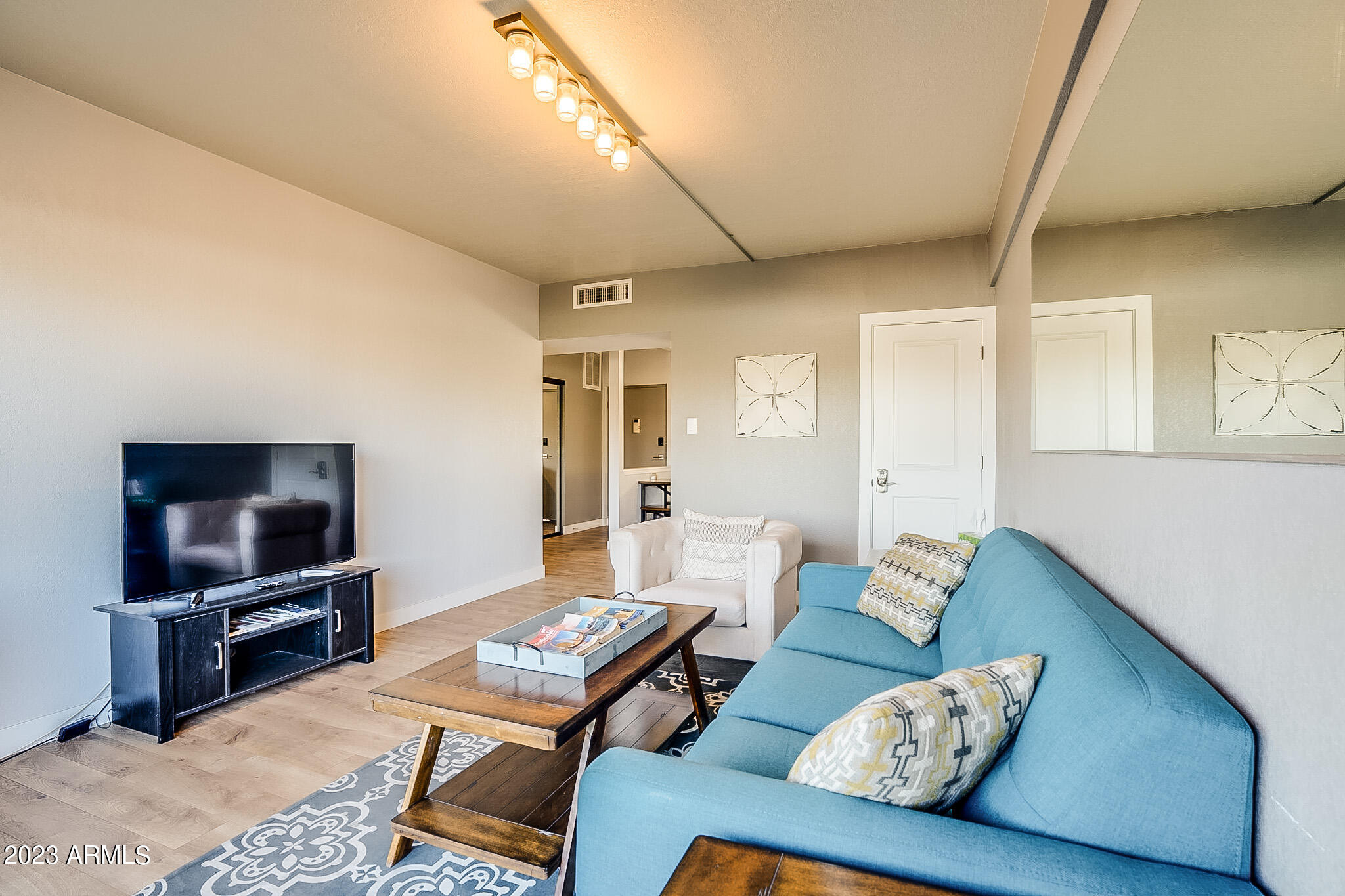 353 East Thomas Road, Unit C304 Phoenix, AZ 85012 - Photo 8 of 19 living2