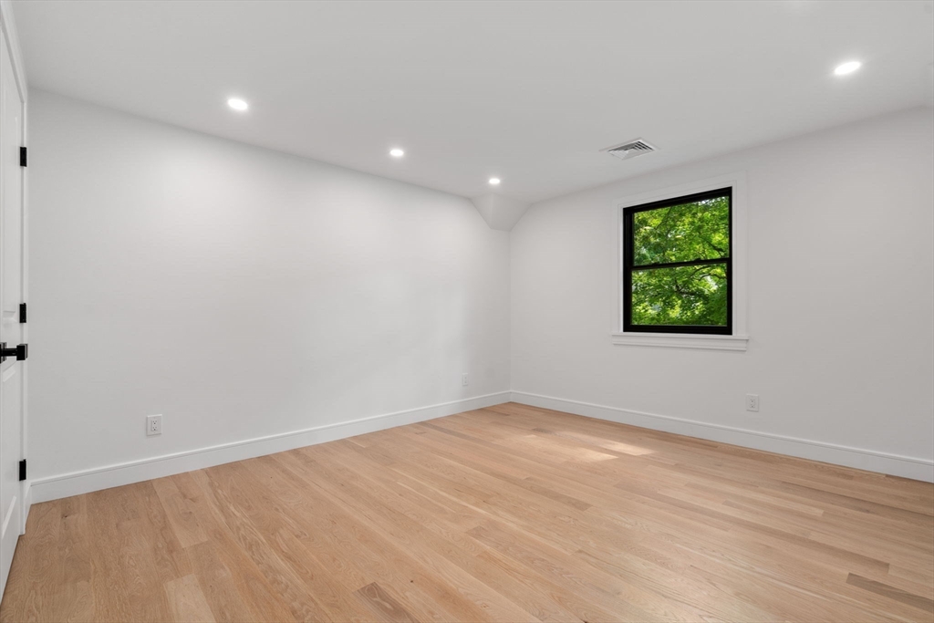 11 Ashford Road Newton, MA 02459 - Photo 24 of 41