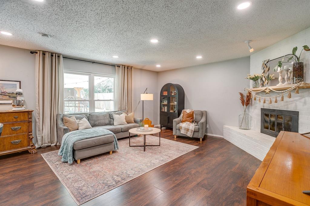712 Poe Street Azle, TX 76020 - Photo 7 of 33