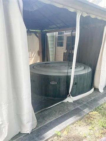 $199,000 | 120 West 3rd Street, Tonganoxie, KS 66086