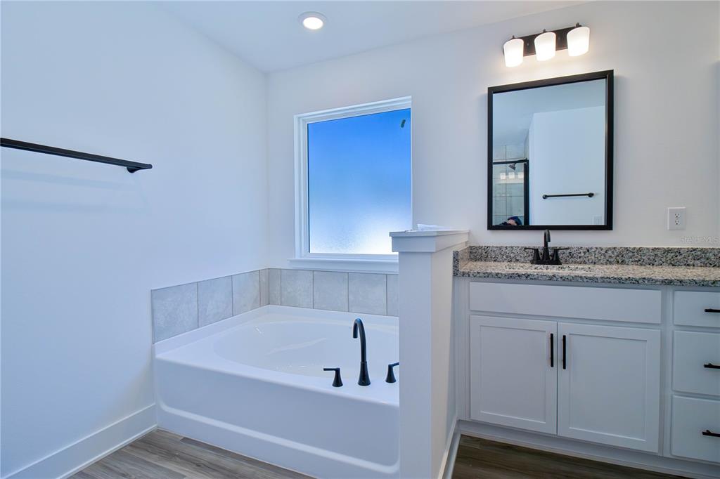 17766 Northwest 168th Road Alachua, FL 32615 - Photo 16 of 77