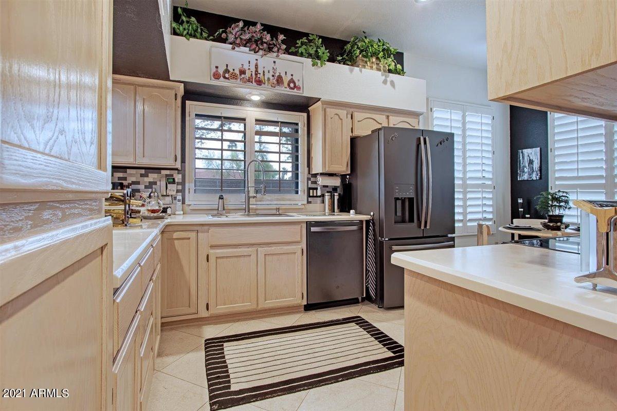 25515 Forest Road, Unit 5 Rio Verde, AZ 85263 - Photo 13 of 26 Updated kitchen