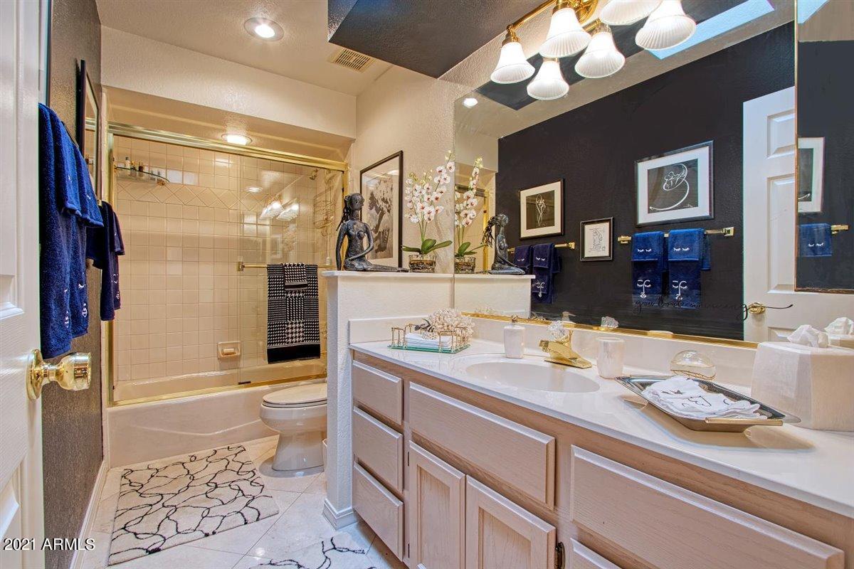 25515 Forest Road, Unit 5 Rio Verde, AZ 85263 - Photo 23 of 26 Spacious hall bath
