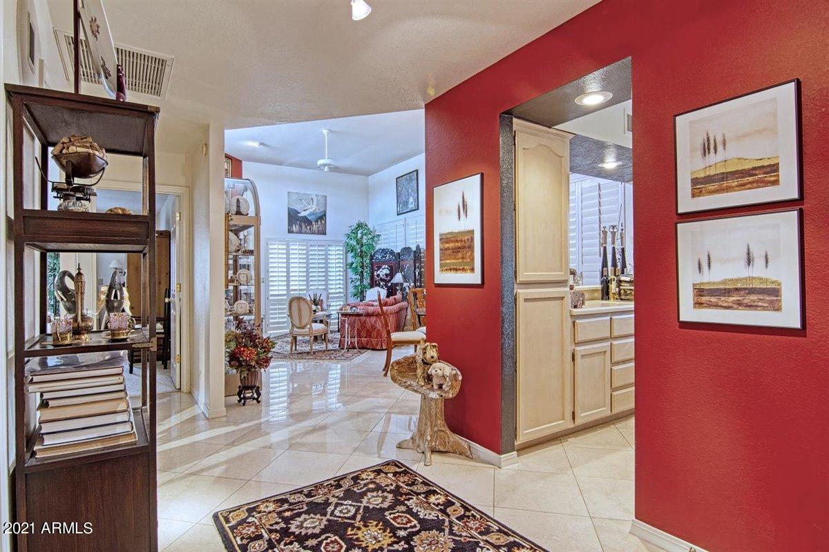 25515 Forest Road, Unit 5 Rio Verde, AZ 85263 - Photo 7 of 26 Enter to great room