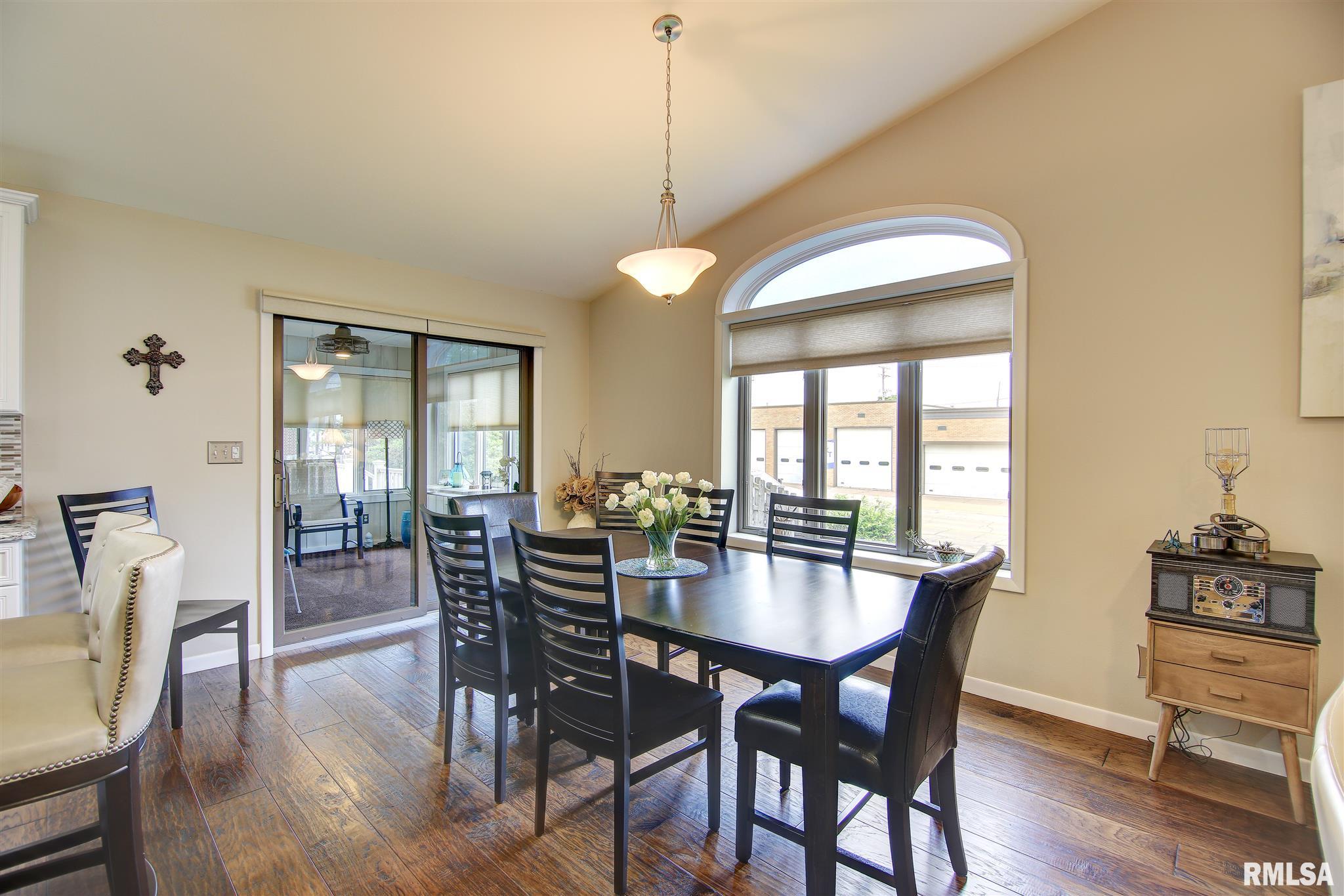 402 9th Avenue Fulton, IL 61252 - Photo 4 of 24 Gallery Image 4