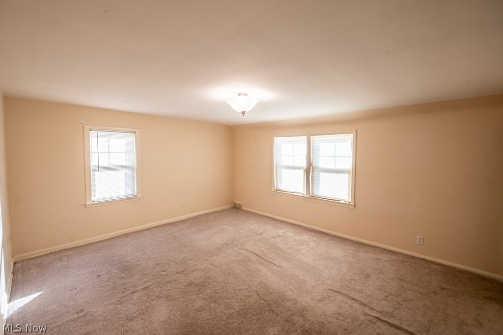 2443 White Road Cleveland, OH 44118 - Photo 19 of 35 Gallery Image 19