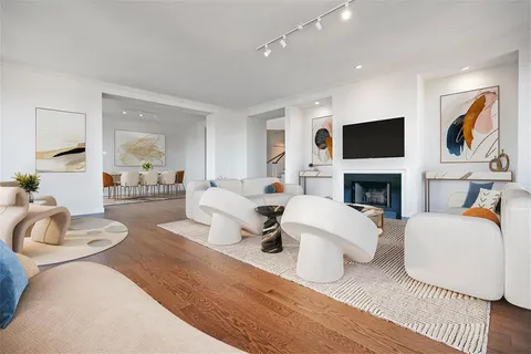 $32,000 | 240 East 39th Street, Unit 52G52H | Murray Hill