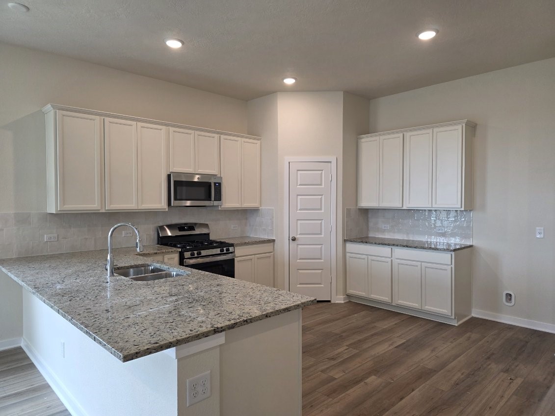 1453 Lk Rdg Drive Brenham, TX 77833 - Photo 6 of 23