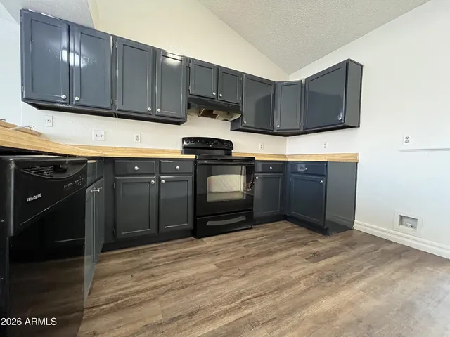 $1,695 | 7119 West McLellan Road, Glendale, AZ 85303