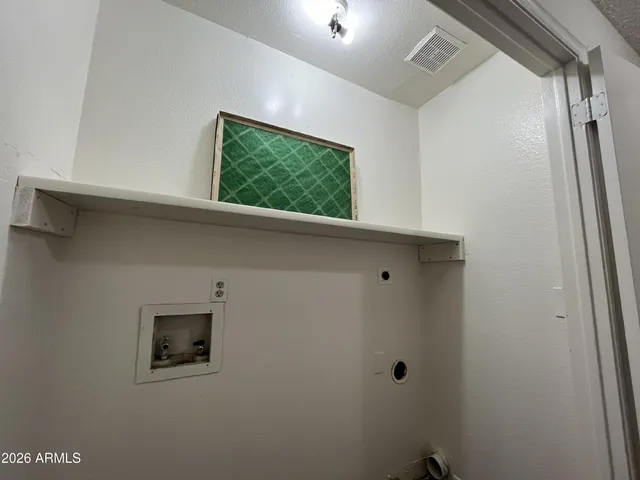 $1,695 | 7119 West McLellan Road, Glendale, AZ 85303