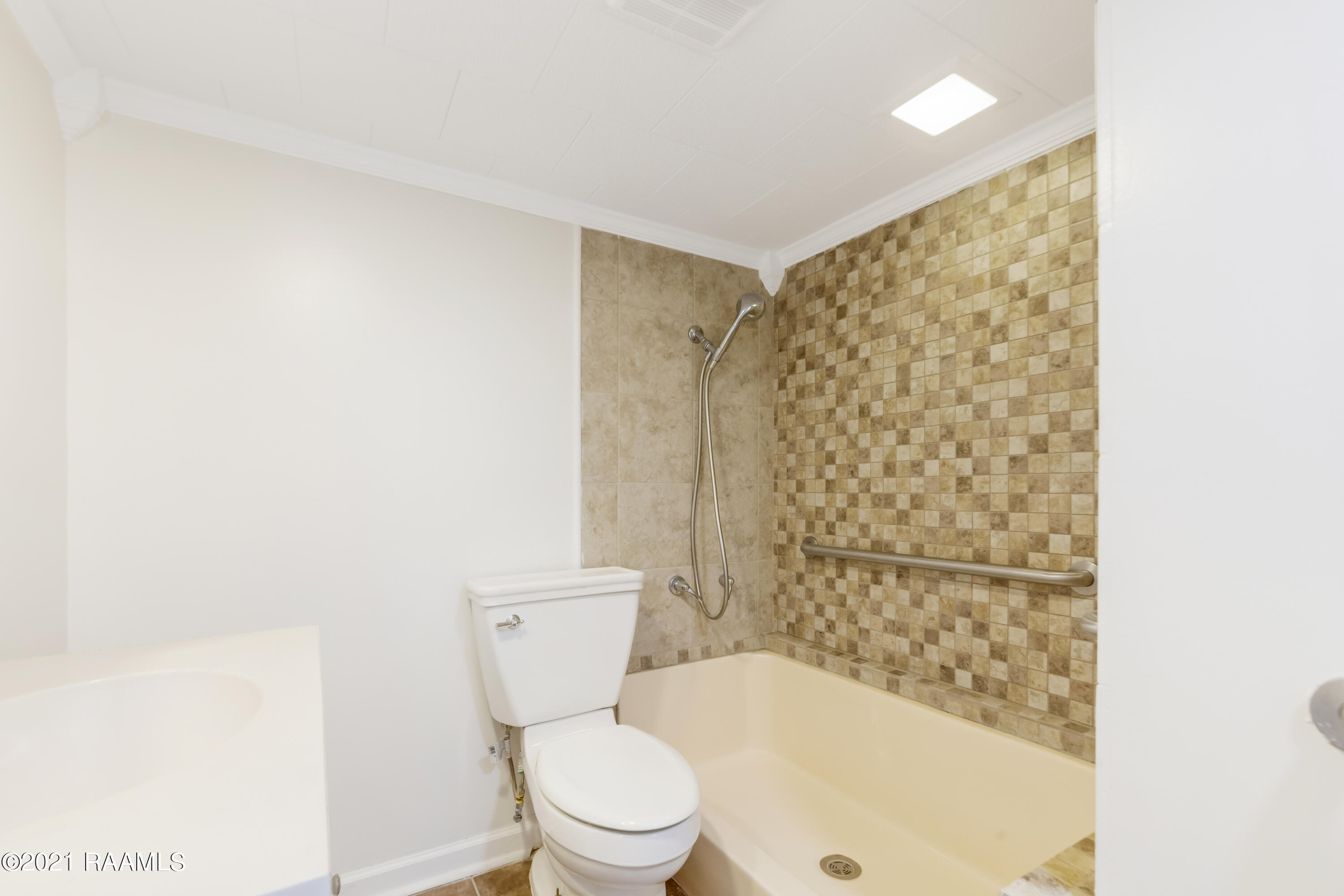 2413 Valery Road New Iberia, LA 70560 - Photo 12 of 19 Gallery Image 12