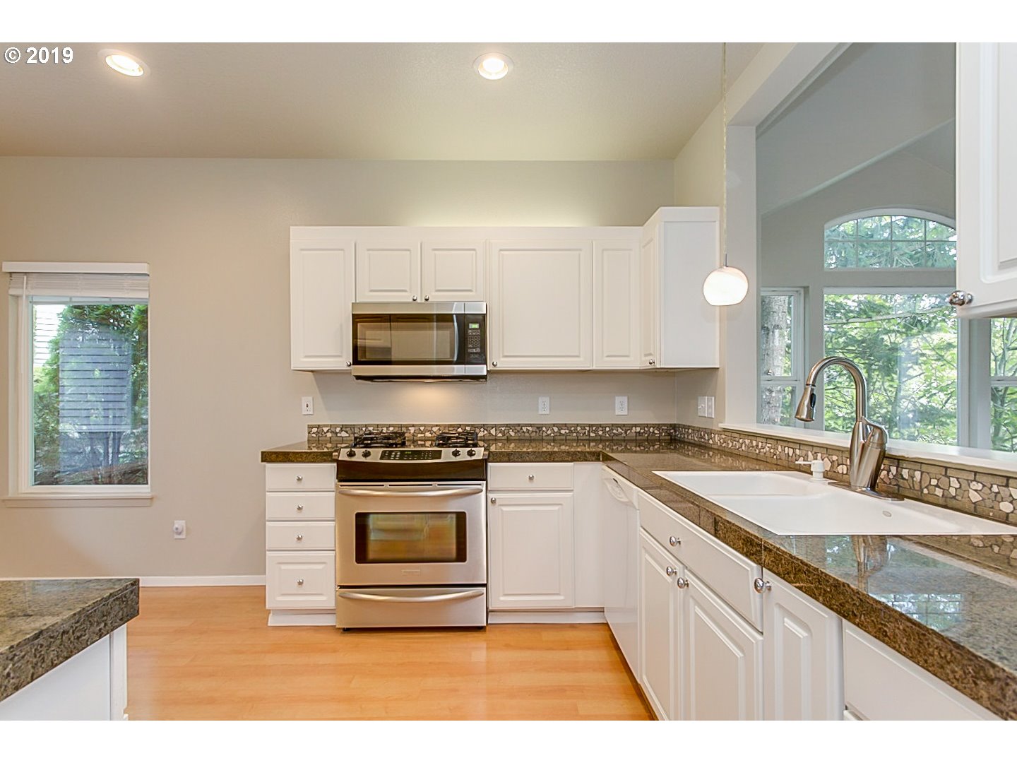 9643 Northwest Silver Ridge Loop Portland, OR 97229 - Photo 7 of 19 Gallery Image 7