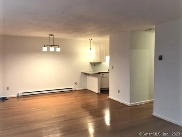 $2,400 | 157 Kings Highway, Unit L, Milford, CT 06460