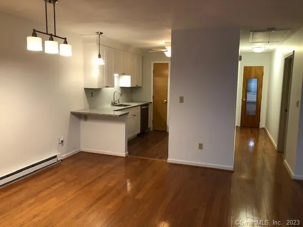 $2,400 | 157 Kings Highway, Unit L, Milford, CT 06460