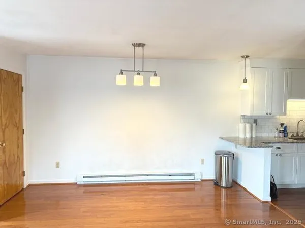 $2,400 | 157 Kings Highway, Unit L, Milford, CT 06460