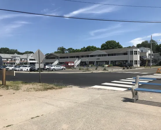 $2,400 | 157 Kings Highway, Unit L, Milford, CT 06460