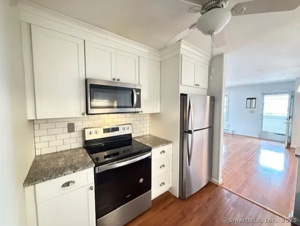 $2,400 | 157 Kings Highway, Unit L, Milford, CT 06460