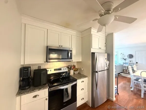 $2,400 | 157 Kings Highway, Unit L, Milford, CT 06460