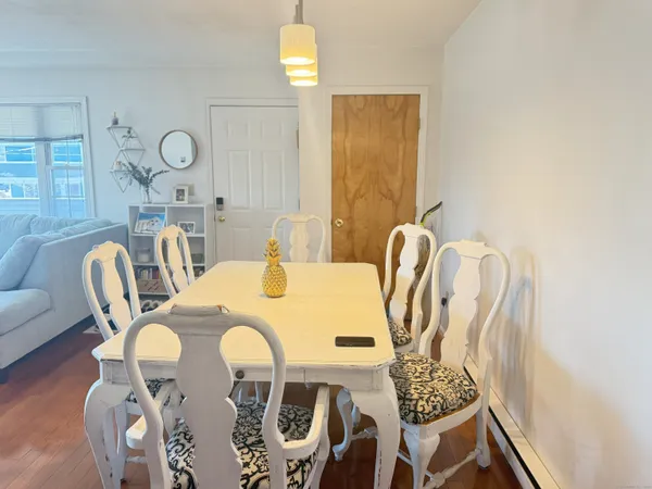 $2,400 | 157 Kings Highway, Unit L, Milford, CT 06460