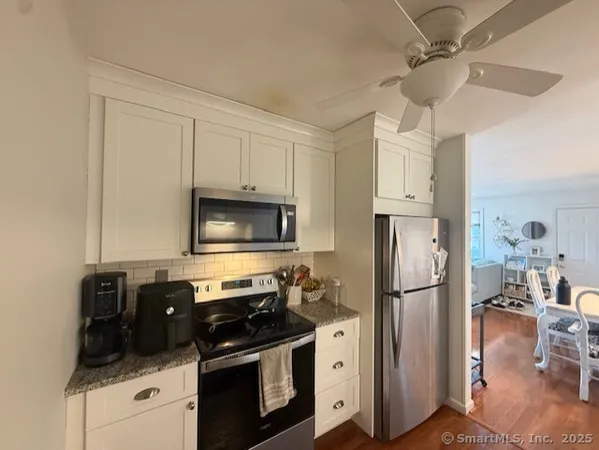 $2,400 | 157 Kings Highway, Unit L, Milford, CT 06460