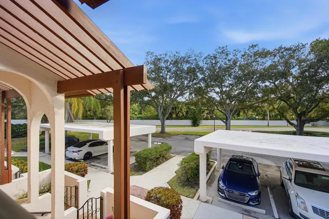 $324,900 | 6100 Southeast Martinique Drive, Unit 201, Stuart, FL 34997