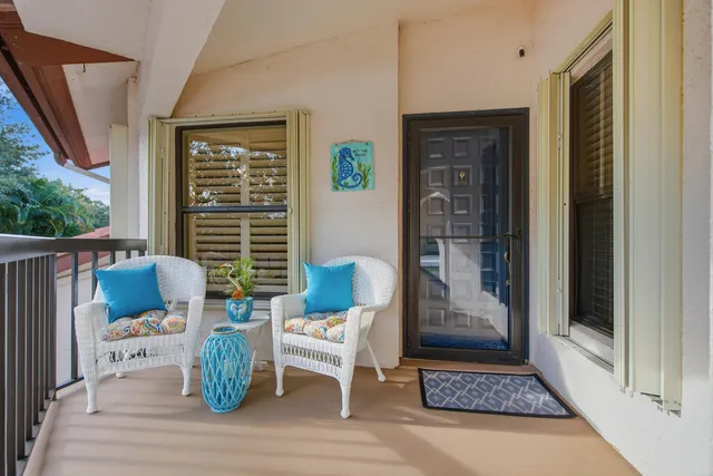 $324,900 | 6100 Southeast Martinique Drive, Unit 201, Stuart, FL 34997