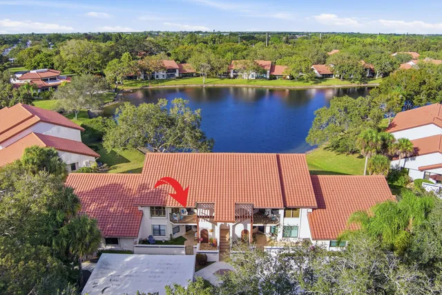 $324,900 | 6100 Southeast Martinique Drive, Unit 201, Stuart, FL 34997