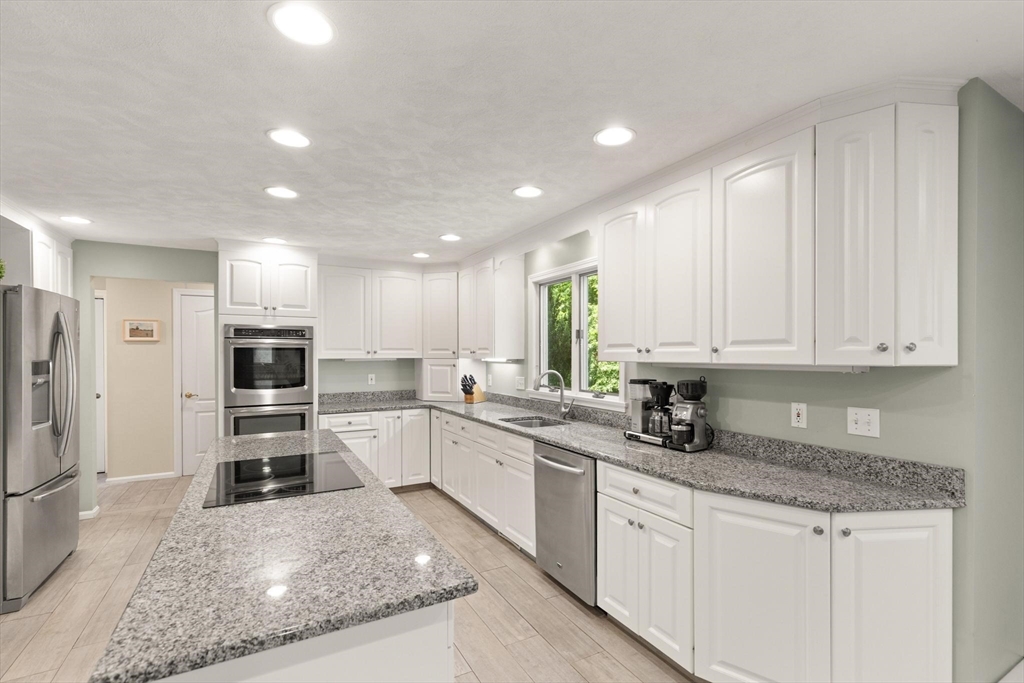 8 Riding Club Road Danvers, MA 01923 - Photo 13 of 43